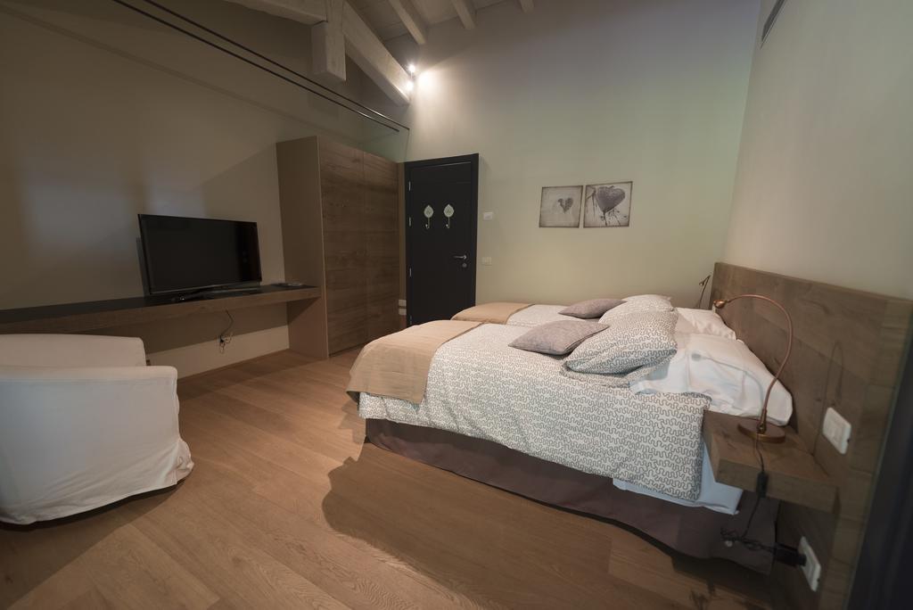 Agriturismo Locanda Del Pesco Collebeato Værelse billede