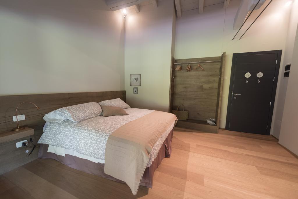 Agriturismo Locanda Del Pesco Collebeato Værelse billede